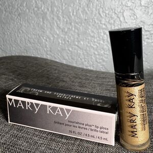 Mary Kay Nourishine Lip Gloss Cream And Sugar 016987 - New in Box .15oz
